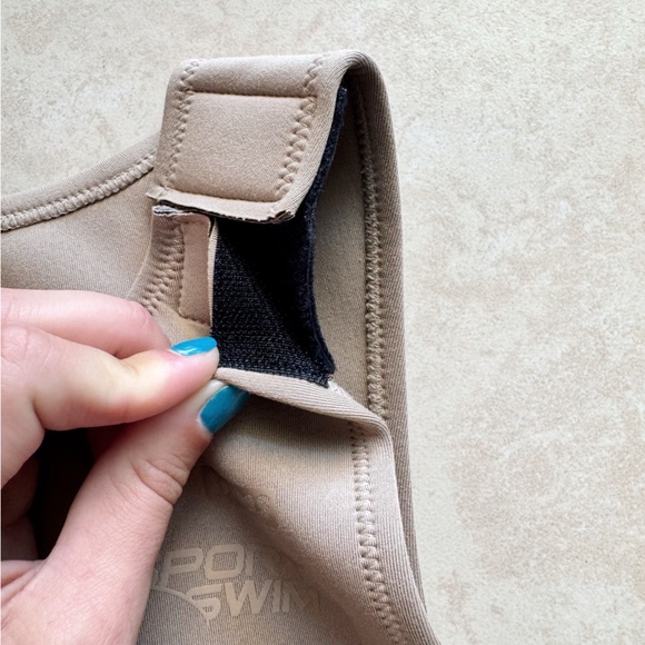 NEW SKIMS Sport Swim High Neck Top with Velcro - Picture 3 of 8